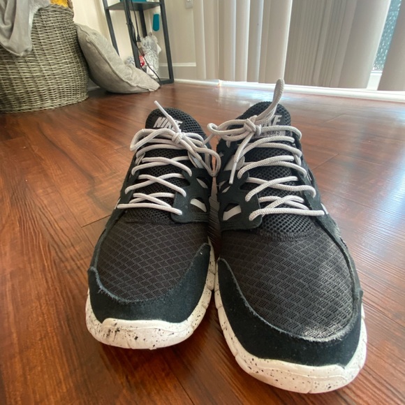 Nike Free Run 2 Oreo - Picture 2 of 7